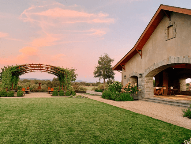 Bricoleur Vineyards lawn