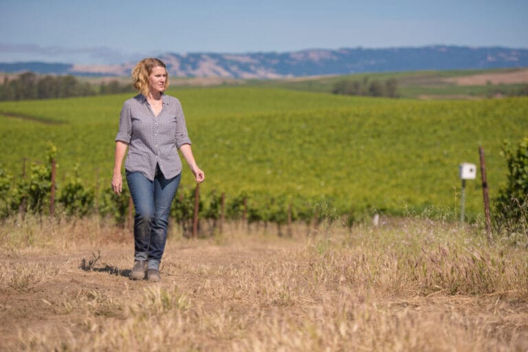 WinemakerChrisKajaniInVineyardbyBobMcClenehan (25)