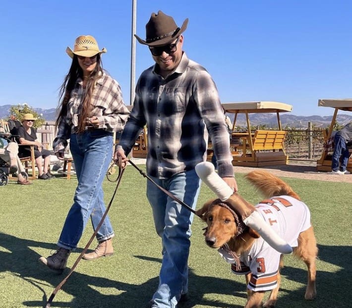 Larson_Canine_costumecontest