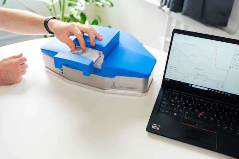 Marama-Labs’-CloudSpec-spectrophotometer-for-analysing-opaque-liquid-samples