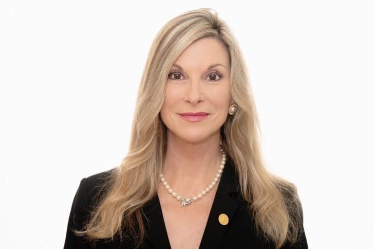 Dr Liz Thach MW Bonus Formal Portraits-032-72dpi