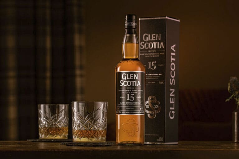 glen-scotia-15yo-bottle-beauty-3_900