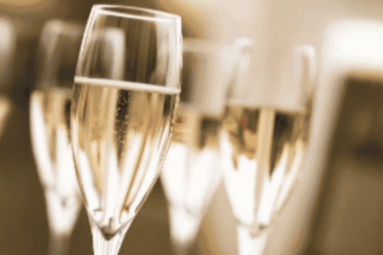 Pour + Explore Sparkling Wines dec 11